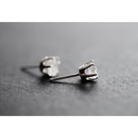 Sterling silver stud earrings, alternative diamond, uncut natural gemsto… - Picture 3 of 5
